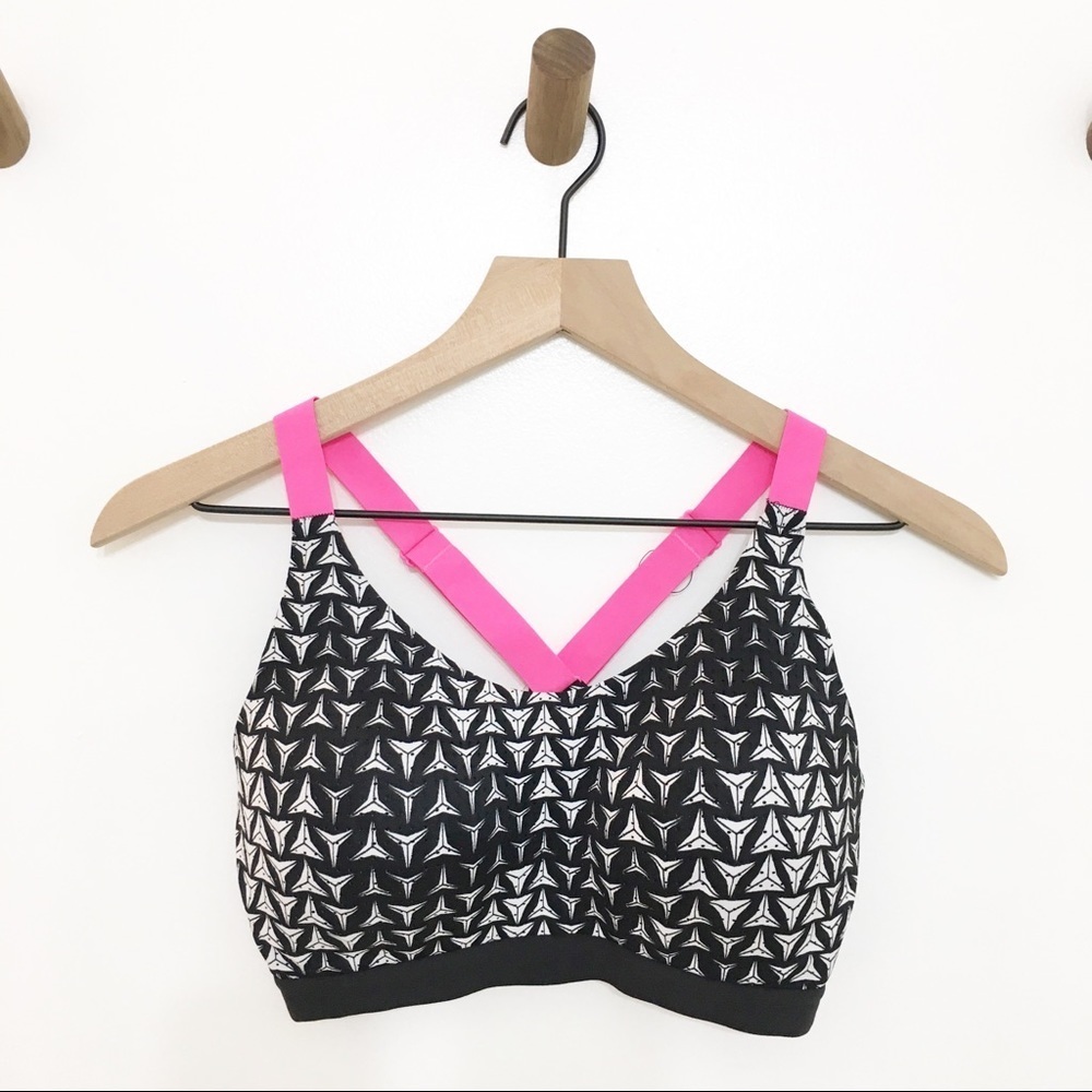 NWOT Victoria’s Secret Sport Sports Bra 32DD